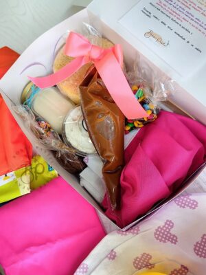 Caja Floral Gourmet: Un Detalle Exquisito para Cualquier Ocasión